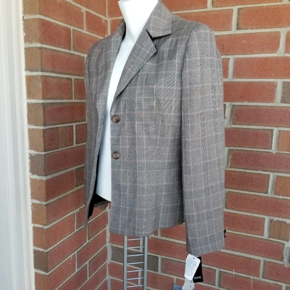 Arthur Levine Jacket 16